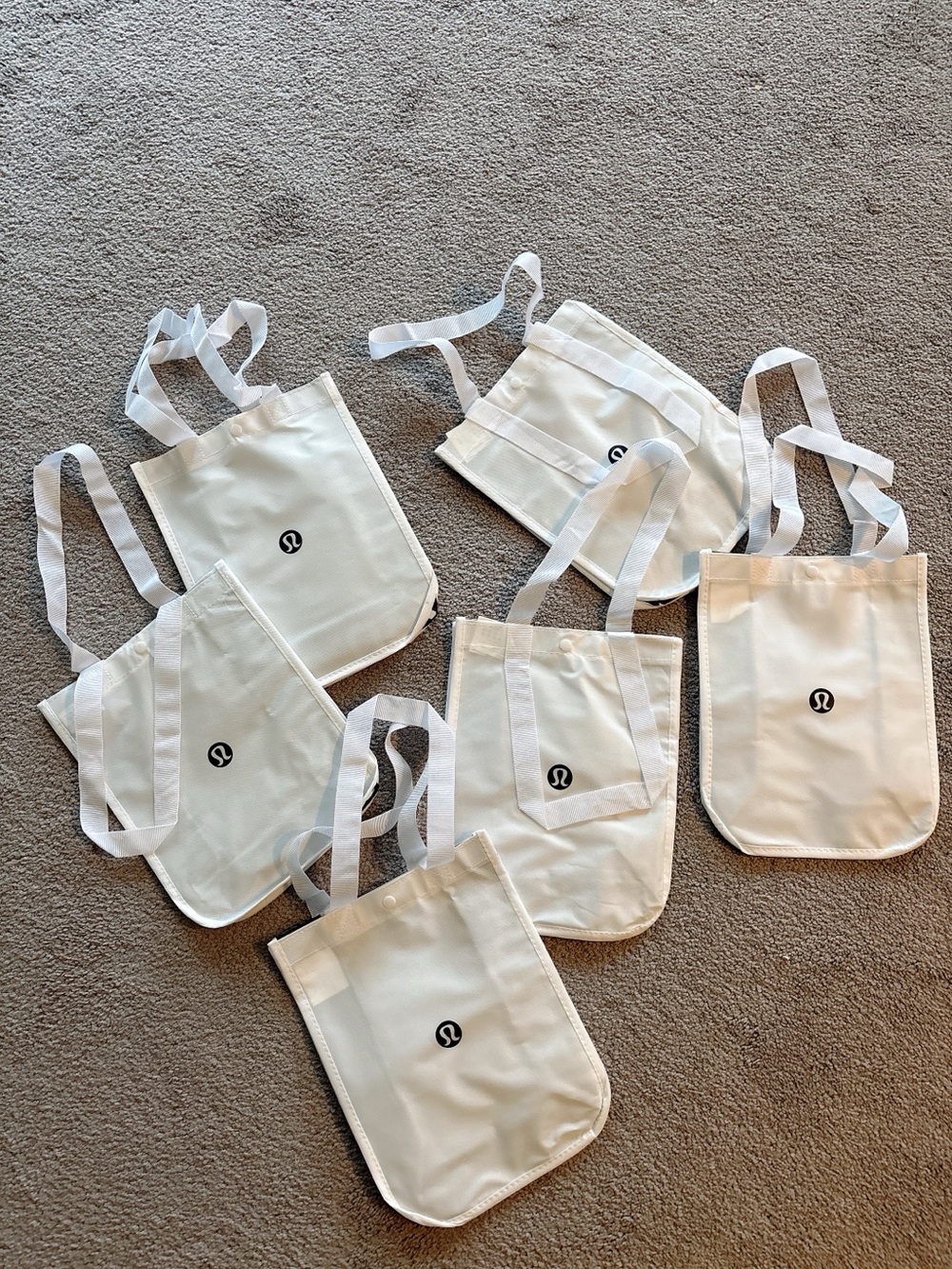 Lululemon White Small Tote Bag (Set of 6)